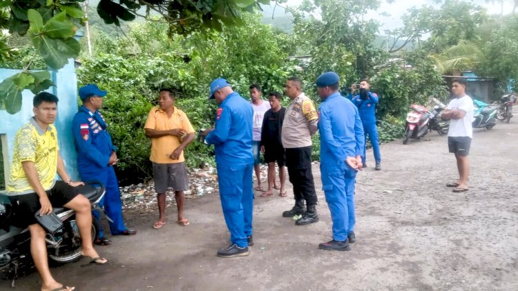 Ditemukan Selamat, Respons Cepat Bhabinkamtibmas Bersama Pol Air dan TNI AL Lakukan Pencarian Tiga Nelayan Terbawa Arus