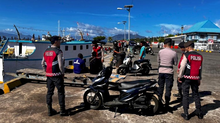 Hadir di Tengah Aktivitas Warga, Sat Samapta Polres Flotim Gelar Patroli Kota