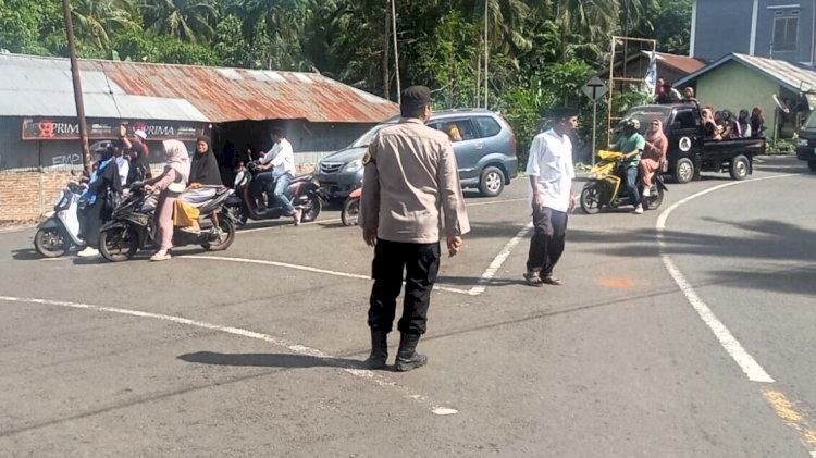 Pawai Ramadhan Kecamatan Adonara Berjalan Lancar Berkat Pengawalan Bhabinkamtibmas