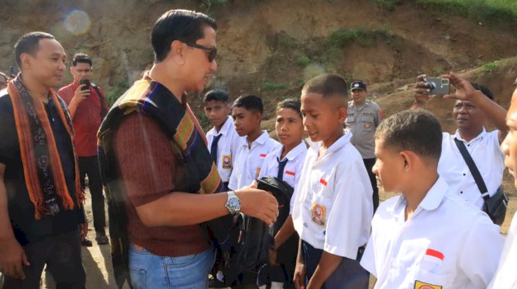 Wakapolda NTT Kunjungi SMPN 48 Sa Ate Gaikiu, Salurkan Bantuan bagi Sekolah Terdampak Bencana