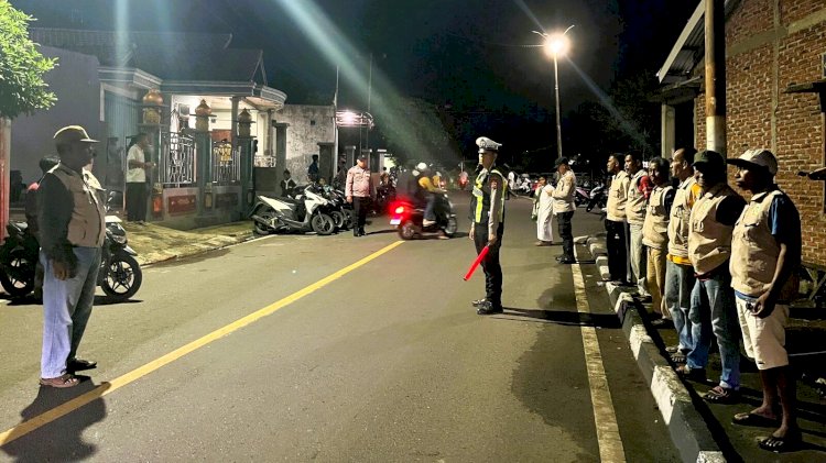 Pelayanan Presisi Polres Flotim, Pengamanan Tarawih Berjalan Lancar