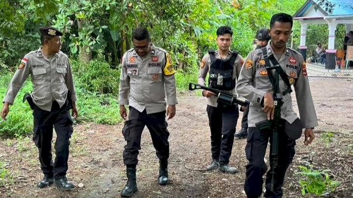 Patroli Jalan Kaki Personel Pos Bele Jaga Situasi Tetap Kondusif