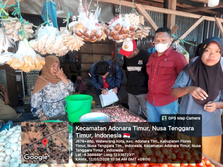 Jelang Idul Fitri, Polres Flotim dan TPID Sidak Harga Bahan Pokok di Pasar Waiwerang