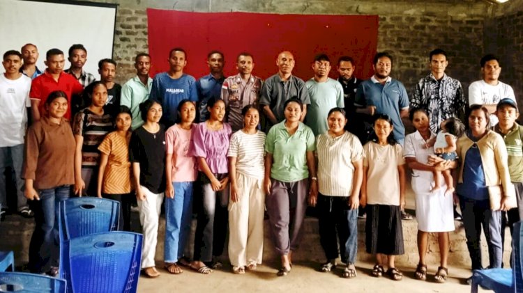 Bhabinkamtibmas Polsek Adonara Barat Beri Edukasi KDRT kepada Calon Pasutri