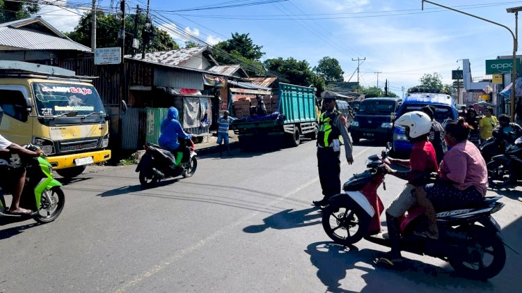 Personel Pos Pam Pasar Inpres Sigap Atur Lalin, Aktivitas Warga Lancar