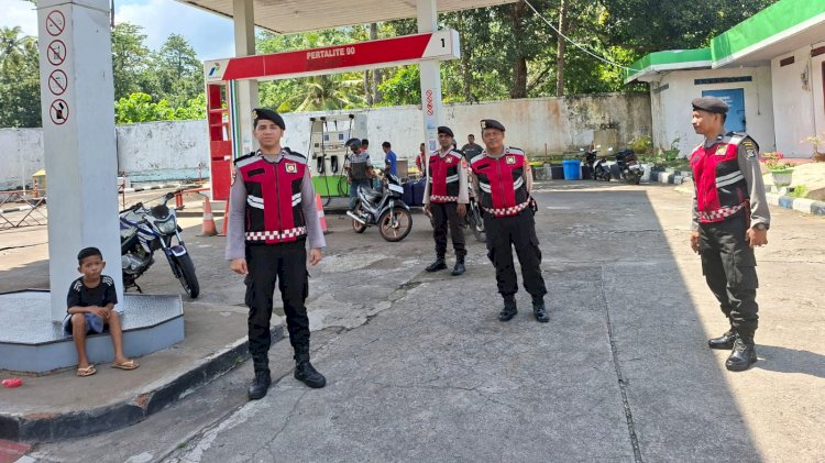 Sambangi SPBU, Sat Samapta Polres Flotim Gelar Patroli Dialogis