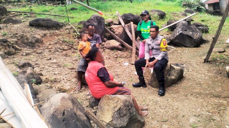 Bhabinkamtibmas dan Petugas Kesehatan Hadir Humanis Dampingi Warga yang Membutuhkan Perhatian Kesehatan