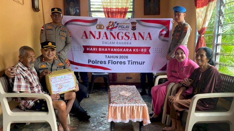 Tak Sekadar Bantuan, Anjangsana Polres Flores Timur Hadirkan Kehangatan bagi Purnawirawan dan Warakawuri