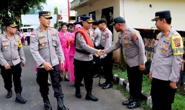 Selamat Datang AKBP Adhitya Octorio Putra Bersama Ibu di Kabupaten Flores Timur