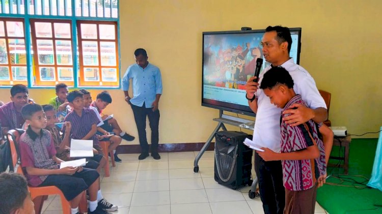 Masa MPLS Dimanfaatkan Satresnarkoba Polres Flores Timur Tanamkan Bahaya NAPZA