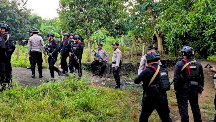Kompi 1 Batalyon B Satbrimob Polda NTT Dukung Upaya Polres Flores Timur Jaga Kondusivitas Dusun Bele