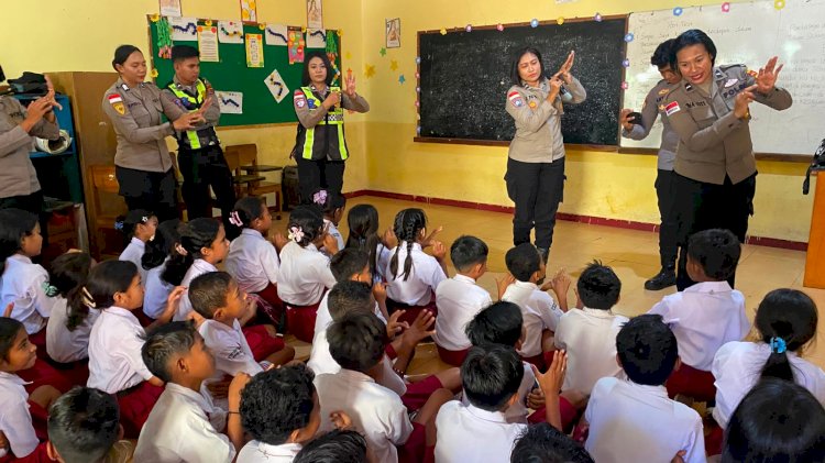 Tak Hanya Trauma Healing, Polwan Polres Flores Timur Juga Berikan Terapi USEFT
