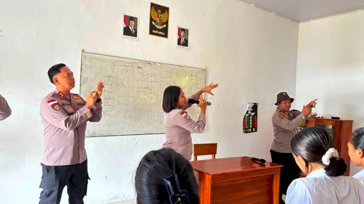 Kapolres Flores Timur AKBP Gede Putra Yase Pimpin Terapi USEFT dan Trauma Healing di SMA Negeri 1 Adonara Timur