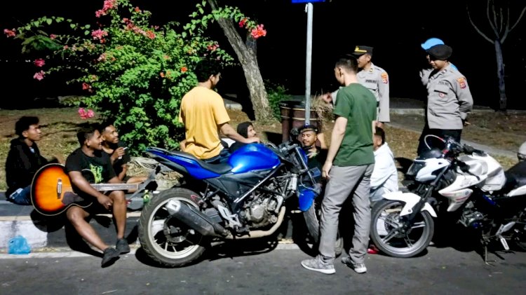 Patroli Malam Polres Flotim, Sapa Warga dan Jaga Larantuka Tetap Kondusif