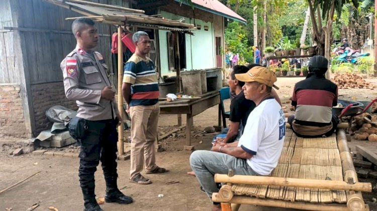 Bhabinkamtibmas Hadir Mendengar, Aiptu Ade Junaedy Abdullah Sambangi Warga Bukit Seburi II