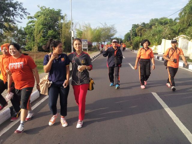 POLRES FLOTIM MENGADAKAN CAR FREE DAY PERDANA DI TAMAN KOTA LARANTUKA