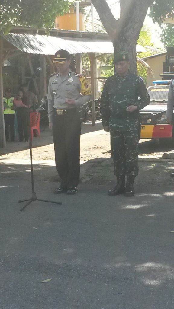 Polres Flotim melkasanakan apel persiapan pengamanan hasil penetapan paslon Bupati Flotim di depan kantor KPU Kab. Flotim