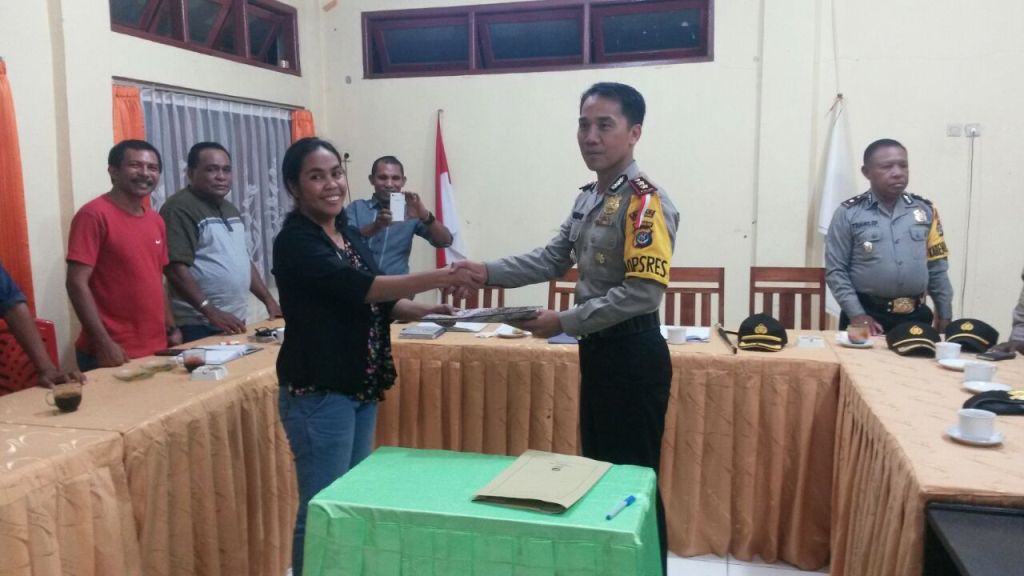 KPU Kab. Flores Timur dan Polres Flores Timur melaksanakan Penandatanganan Nota Kesepahaman.