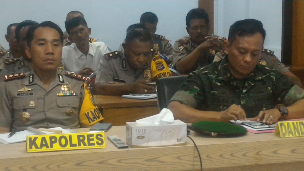 Polres Flores Timur Laksanakan Vicon Dengan Kapolri Dalam Rangka Antisipasi Unras Tanggal 02 Desember 2016