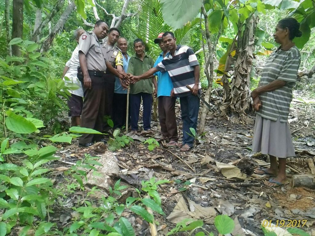 Bhabinkamtibmas Memediasi Penyelesaian Kasus Penyerobotan Tanah.
