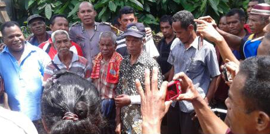 Babinkamtibmas Kec. Wulanggitang Menghadiri Syukuran Secara Seremonial Adat.