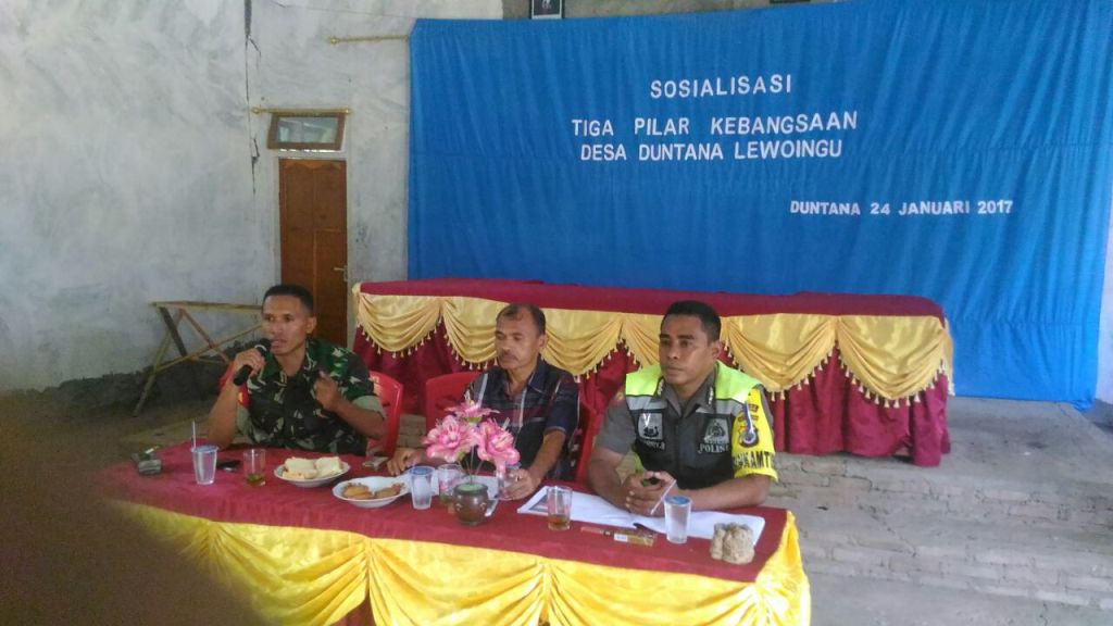 Tiga Pilar Kamtibmas Melaksanakan Penyuluhan Kamtibmas Di Balai Desa Duntana Lewoingu.