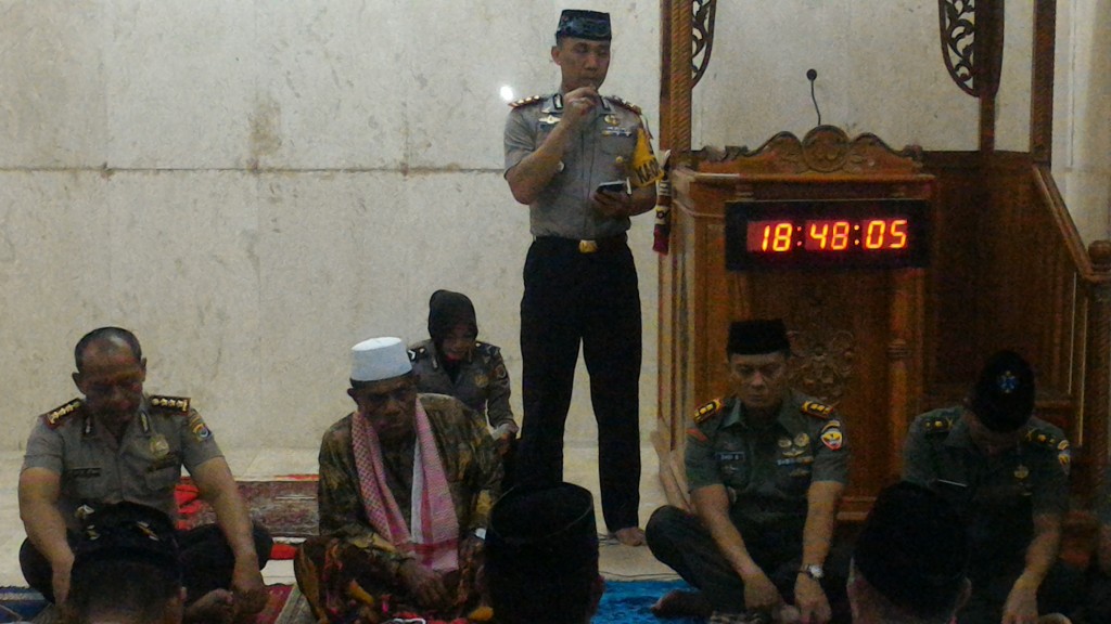 Polres Flotim Gelar Zikir dan Doa Bersama di Masjid Agung Ash-syuhada Ekasapta Larantuka.