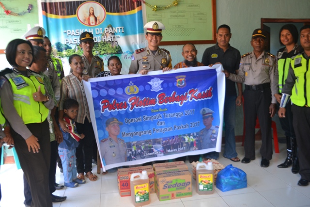 Polres Flotim Berbagi Kasih.