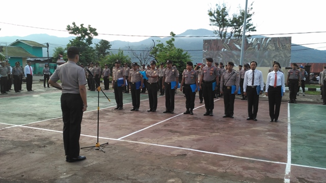 Apel Perdana Kapolres Flotim