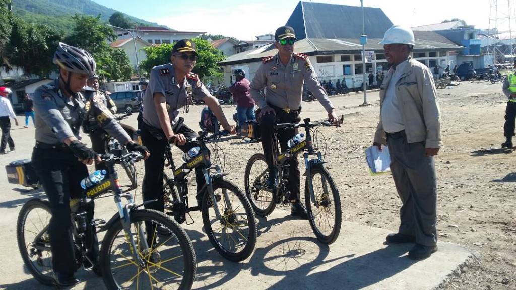 Kapolres Flotim  pantau wilayah dengan Patroli Sepeda.