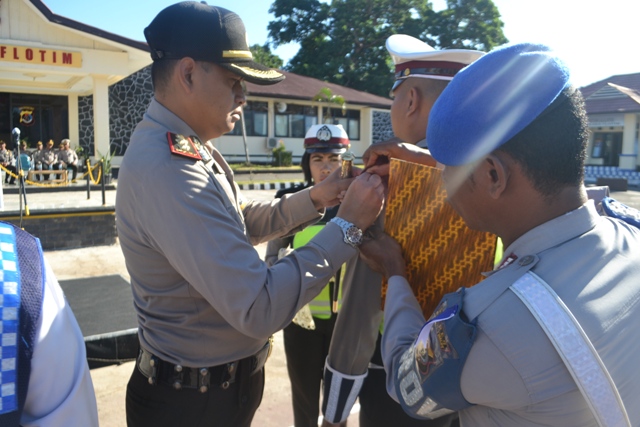 Kapolres Flotim Pimpin Apel Gelar Pasukan Operasi Patuh Turangga Tahun 2017
