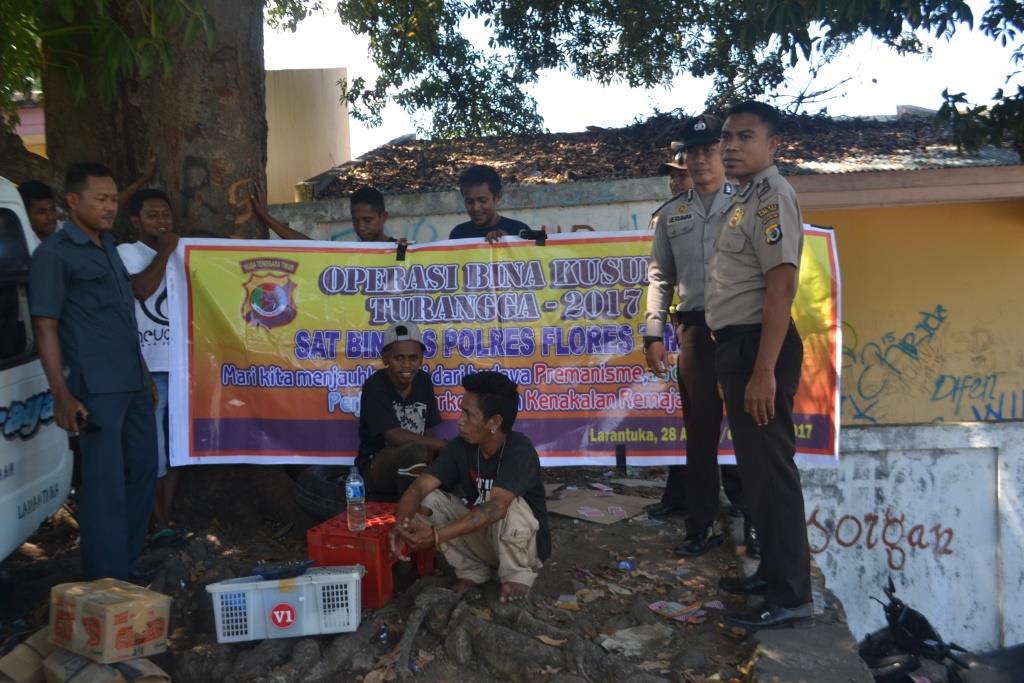 Ops Bina Kusuma Turangga 2017, Himbauan tentang Bahaya Narkoba kepada pengemudi Angkot Pedesaan di Pasar Oka - Lamawalang - Larantuka.