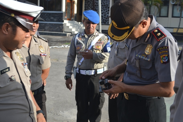 Sie Propam Polres Flotim Lakukan Giat Gak Tib Plin Anggota