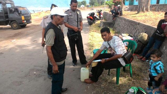 Tim Operasi Pekat Polres Flotim berhasil Sita  3 jerigen berisi 5 liter Miras