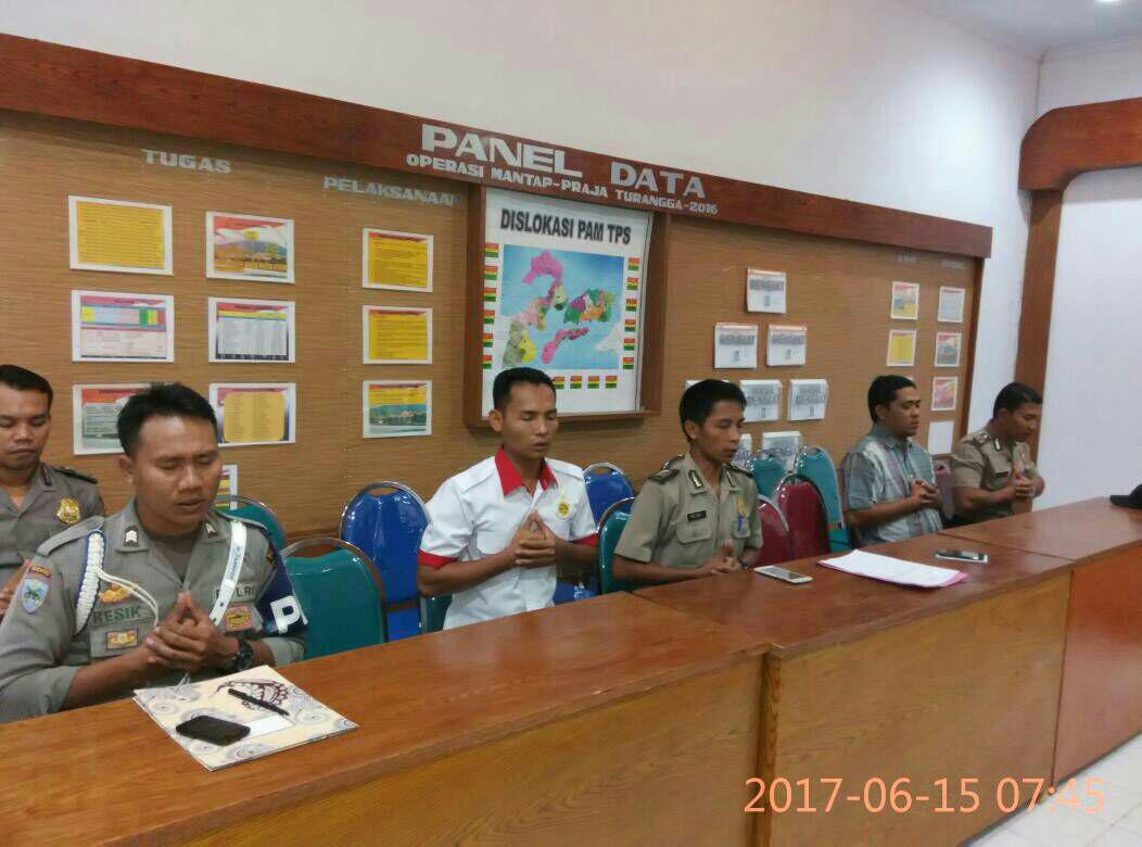 Personil Polres Flotim Giatkan POS JIWA (Polisi Jaga Iman dan Taqwa)