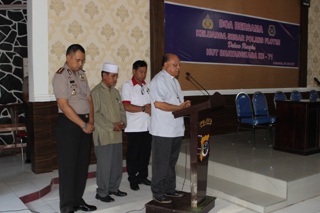 Dalam rangka HUT Bhayangkara ke 71  Keluarga Besar Polres Flotim Menggelar Doa Bersama