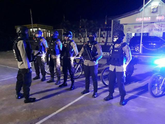 Dalam Rangka Cipkon Persiapan TDF 2017 Unit Raimas Polres Flotim Melaksanakan Patroli  Malam Hari