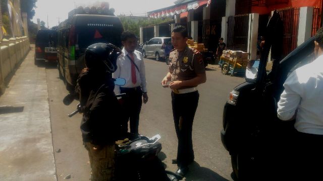Giat K2YD Polres Flotim, Petugas Razia Kendaraan Bermotor dan Sajam Maupun Miras