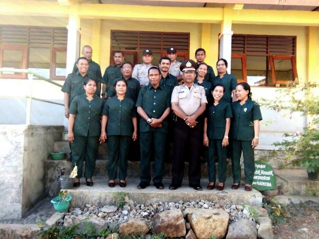 Ajak Siswa Jauhi Kenakalan Remaja, KBO Sat Binmas Polres Flotim Jadi Irup di SMP Negeri 1 Lewolema