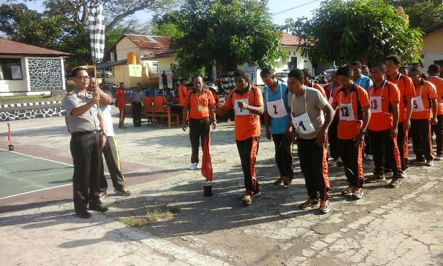 Polres Flotim Gelar Tes Kesamaptaan Jasmani Berkala Tahap II Tahun 2017