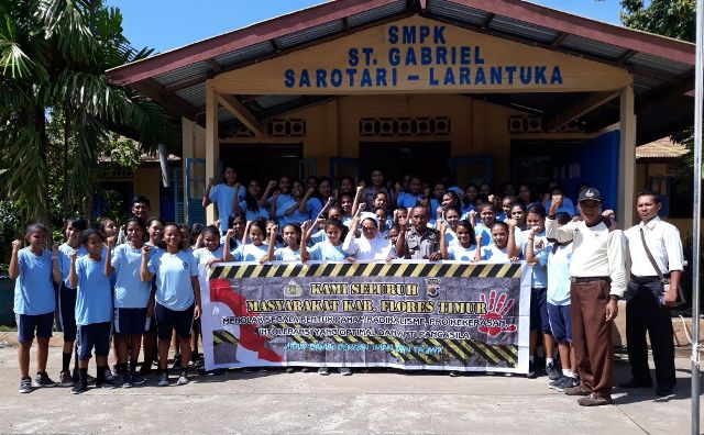 Cegah Paham Radikal dan Bahaya Narkoba, Kasat Binmas Laksanakan Penyuluhan kepada Pelajar SMPK St. Gabriel