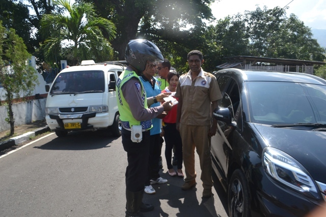 K2YD, Tim Gabungan Polres bersama Dispenda Kabupaten Flotim Lakukan Operasi Ranmor R2 dan R4