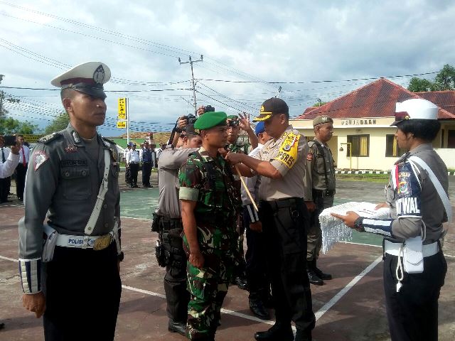 Dalam rangka Pilkada Serentak, Kapolres Flotim Pimpin Apel Gelar Pasukan Ops Mantap Praja 2018