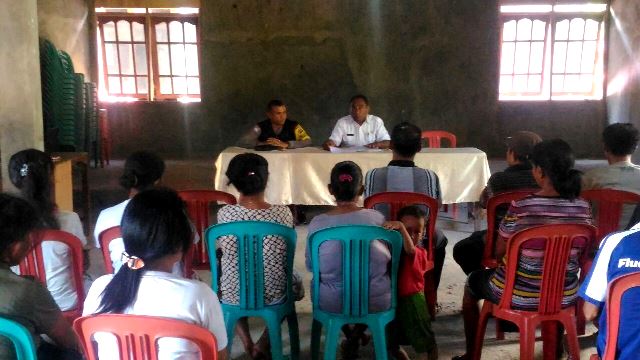 Bhabinkamtibmas Kota Ajak Masyarakat Kelurahan Weri - Larantuka  Sukseskan Pilgub NTT Tahun  2018