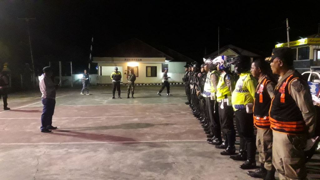 Guna Menjaga Situasi Kamtibmas yang Aman Menjelang Semana Santa 2018, Unsur TNI, Polri dan Satpol PP laksanakan Giat Patroli Gabungan Dalam Kota Larantuka Kab. Flotim