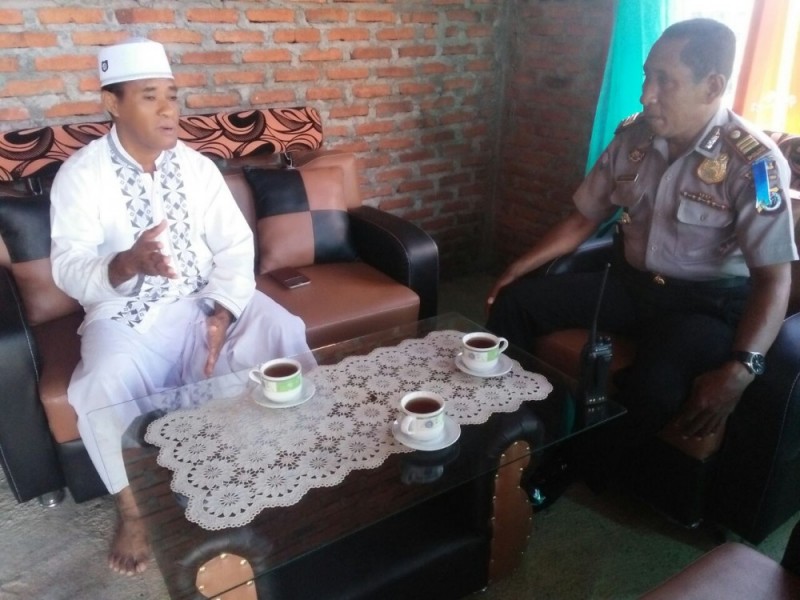 Kasat Binmas Polres Flotim Giat Sambang Imam Masjid As- Syuhada Larantuka Suarakan Anti Hoax dan Pilkada Gubernur Damai dan Aman