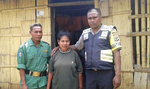 Bhabinkamtibmas Desa Bahinga Giat Bakti Sosial (Anjangsana) Sambil Ajak Warga Sukseskan Pilgub Ntt 2018