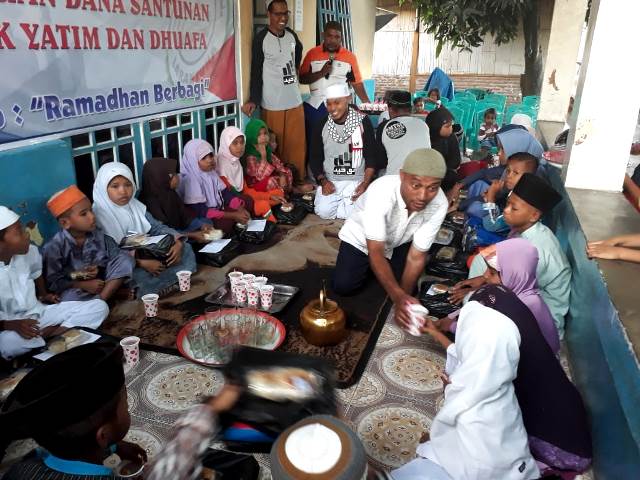 Jelang Hari Bhayangkara Ke-72, Kapolres Flotim Santuni Anak Yatim dan Duafa