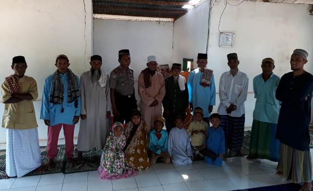 Dalam rangka Safari Ramadhan, Kapolres Flotim Beri Bantuan Pembangunan Masjid Nurul Yakin