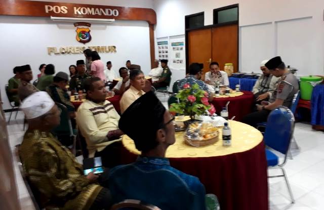 Dalam Rangka Bulan Puasa Ramadhan, Polres Flotim Buka Bersama Undang Forkopinda, Tokoh Agama dan Tokoh Masyarakat